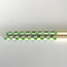 Indlæs billede til gallerivisning Japanske Bambus Hashi (Spisepinde) med Firkanter og Mønster i Grøn