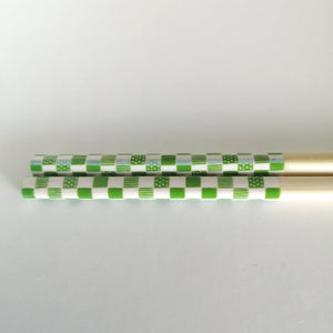 Japanske Bambus Hashi (Spisepinde) med Firkanter og Mønster i Grøn