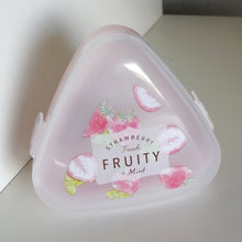 Indlæs billede til gallerivisning Fruity Onigiri Madkasse i Pink med Jordbær