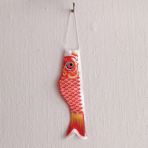 Koinobori Fisk til Ophæng, Rød (20,5 cm)