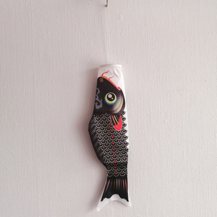 Koinobori Fisk til Ophæng, Sort (51,5 cm)